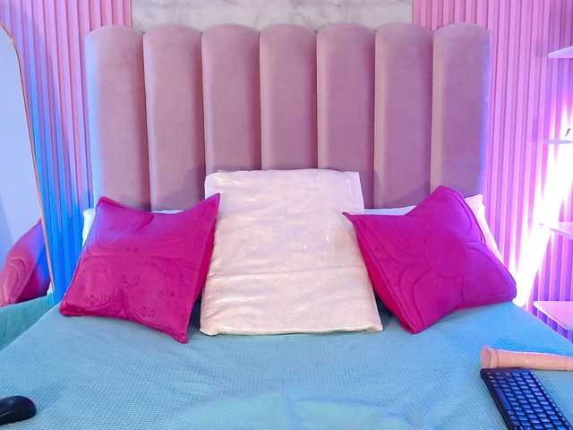 ArianaRougee's BongaCams show and profile