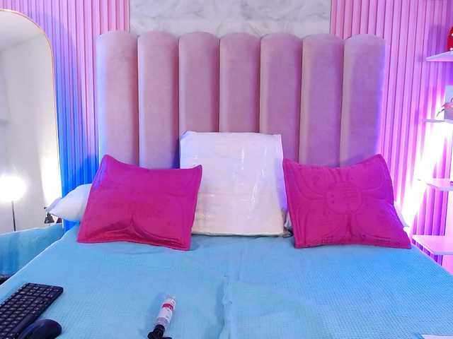 ArianaRougee's BongaCams show and profile