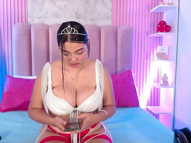 ArianaRougee's BongaCams show and profile
