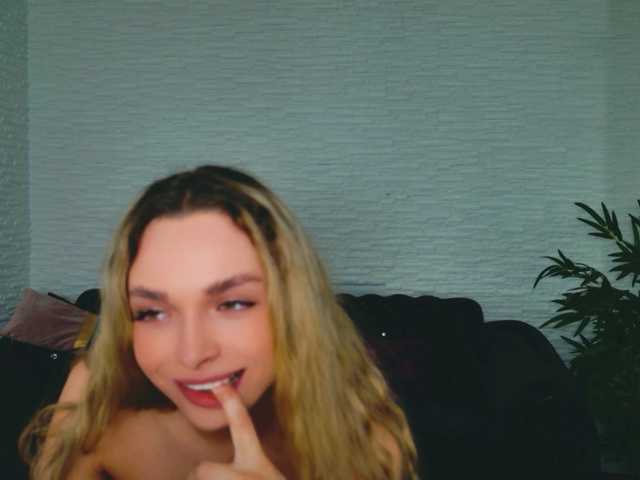 LannaSkyy's BongaCams show and profile