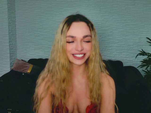 LannaSkyy's BongaCams show and profile