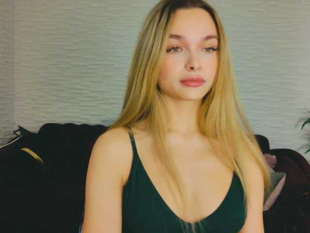 LannaSkyy's BongaCams show and profile