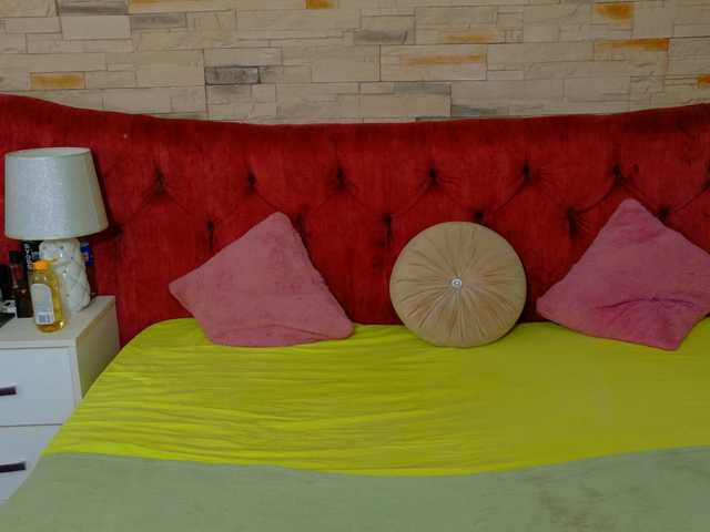 le modèle LannaSkyy est en webcam porno dans un show sur le site bongacams, il possède les tags suivants: White/Caucasian,Blonde,Shaved