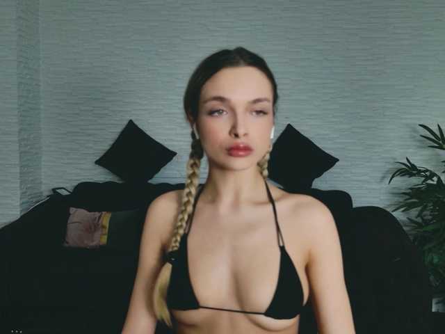 LannaSkyy's BongaCams show and profile