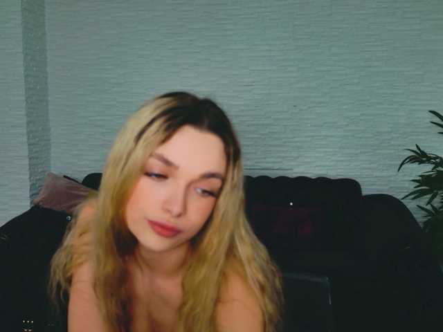 LannaSkyy's BongaCams show and profile