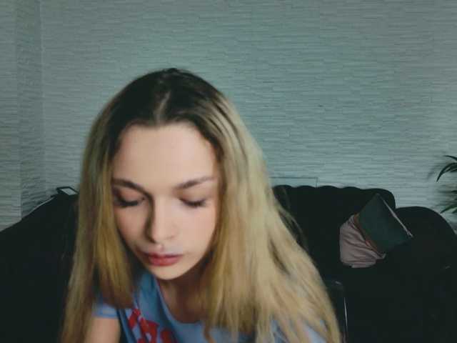 LannaSkyy's BongaCams show and profile