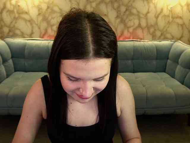 MilaniaCartie webcam