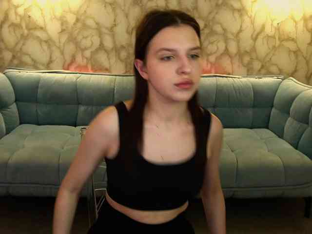 MilaniaCartie webcam