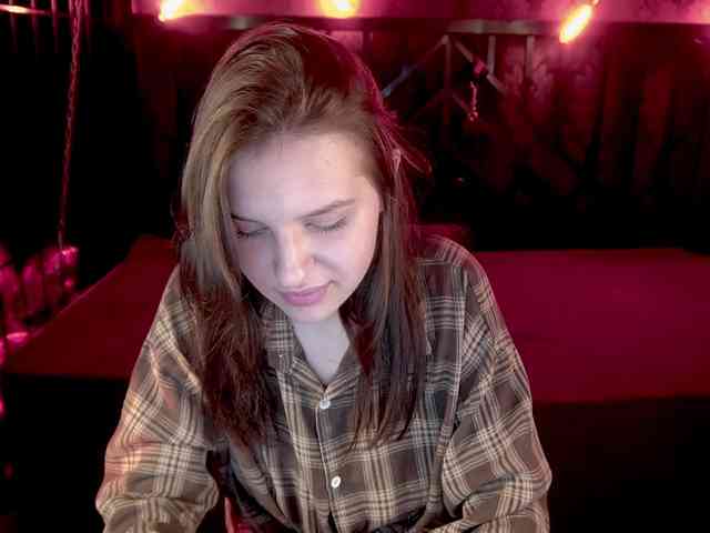 MilaniaCartie webcam