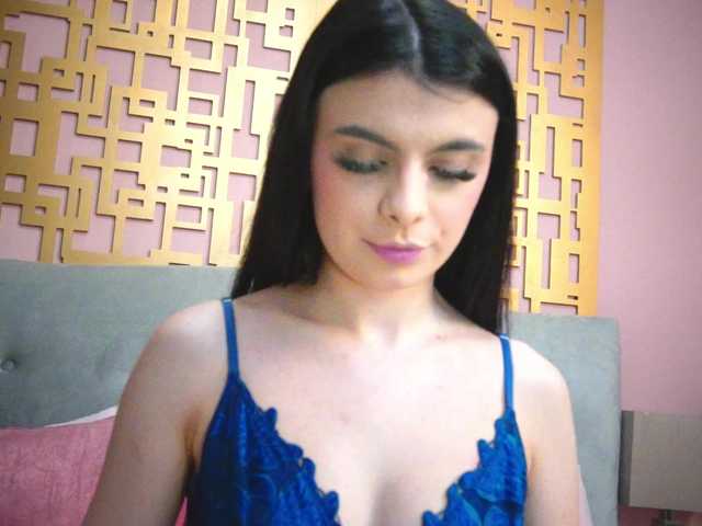 SweetLuna's BongaCams show and profile