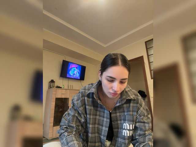 le modèle Vika96-1 est en webcam porno dans un show sur le site bongacams, il possède les tags suivants: White/Caucasian,Brunette,Shaved