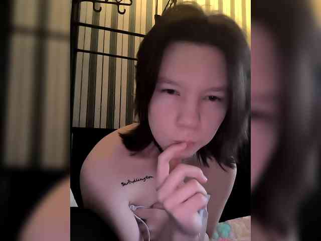 Rozvelt Live Webcam on BongaCams