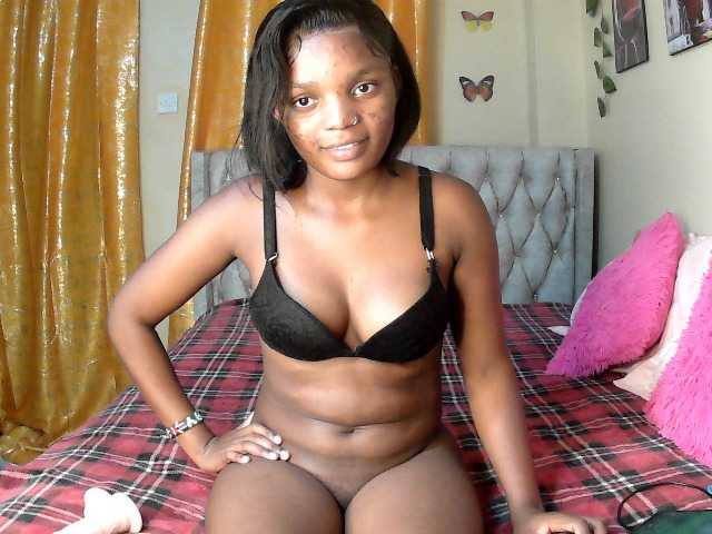 Lovelyquincy webcam bongacams model stream image