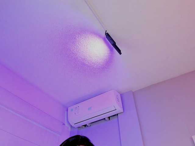 le modèle EmilyVil est en webcam porno dans un show sur le site bongacams, il possède les tags suivants: Latino/Hispanic,Brunette,Trimmed