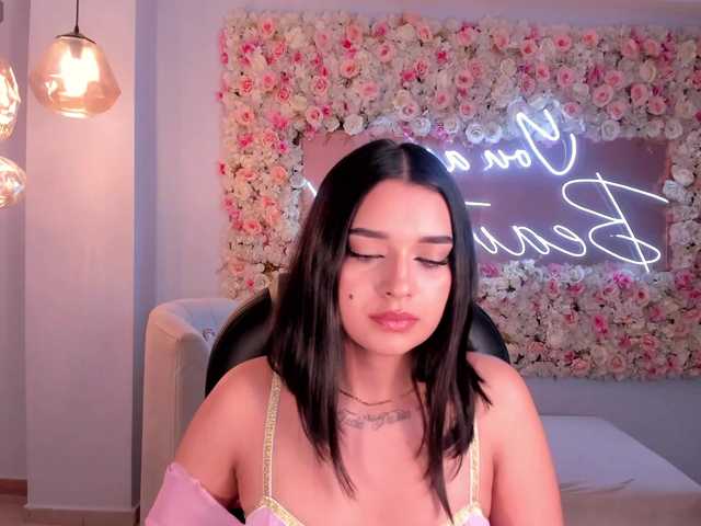 SkyDelacroix's BongaCams show and profile