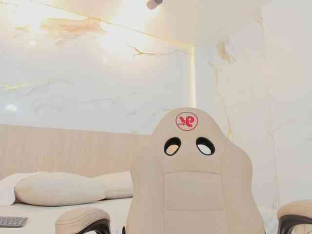 KylieWard Live Webcam on BongaCams