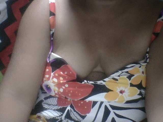 le modèle PinayAnna est en webcam porno dans un show sur le site bongacams, il possède les tags suivants: Asian,Brunette,Hairy