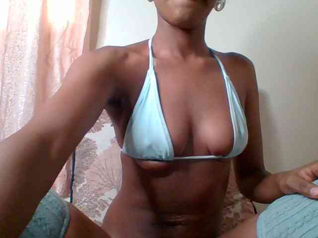 Butttercup Live Webcam on BongaCams