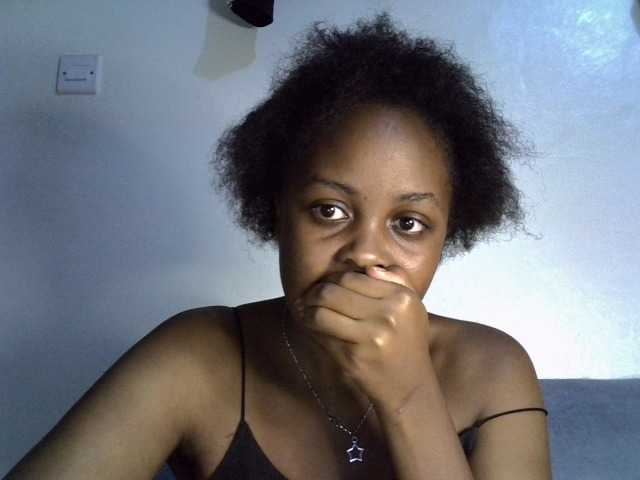 le modèle zyrac est en webcam porno dans un show sur le site bongacams, il possède les tags suivants: Ebony,Brunette,Trimmed