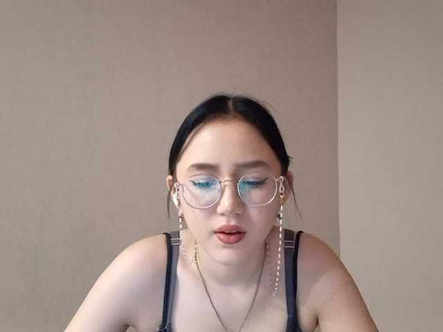 MyrleHenggeler's BongaCams show and profile