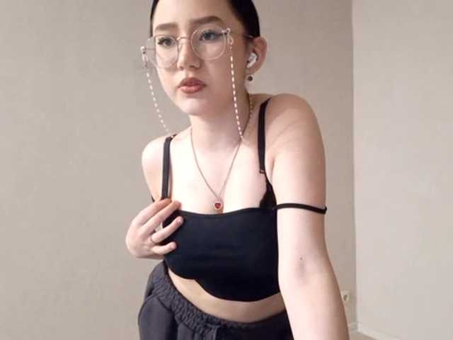MyrleHenggeler's BongaCams show and profile