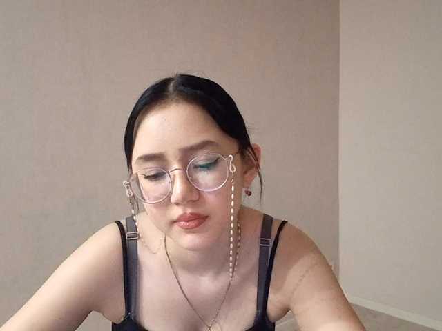 MyrleHenggeler's BongaCams show and profile