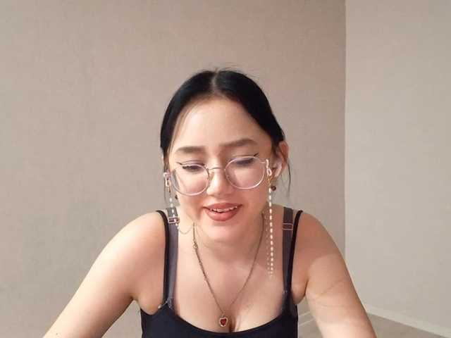 MyrleHenggeler's BongaCams show and profile