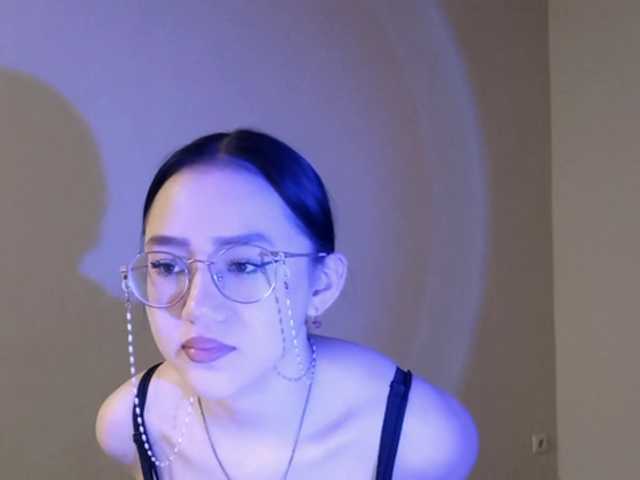 MyrleHenggeler's BongaCams show and profile