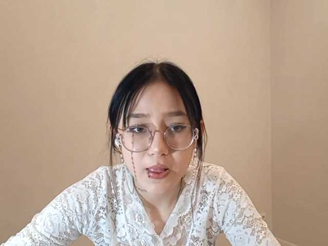 MyrleHenggeler's BongaCams show and profile