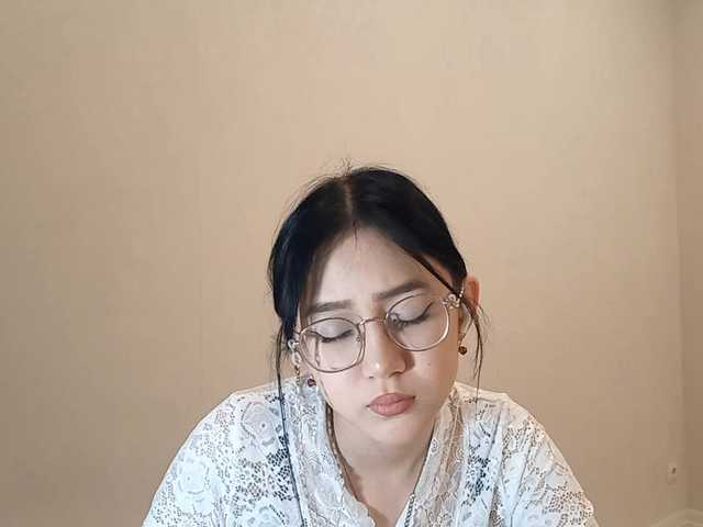 MyrleHenggeler's BongaCams show and profile