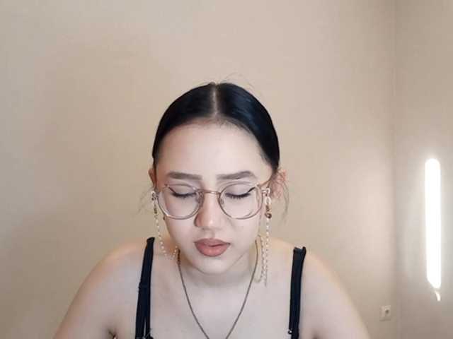 MyrleHenggeler's BongaCams show and profile