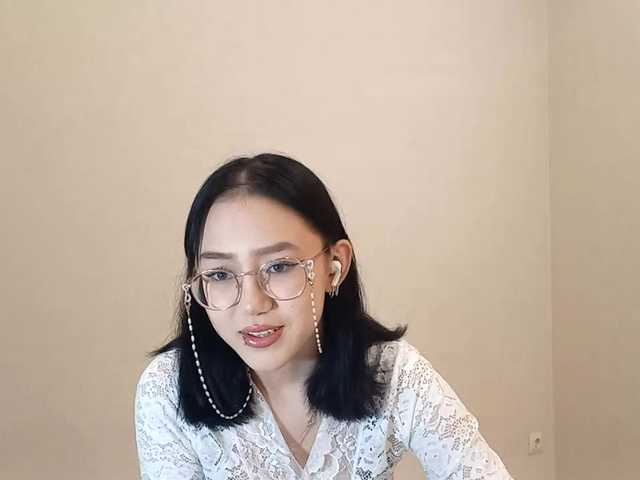 MyrleHenggeler's BongaCams show and profile