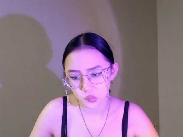 MyrleHenggeler's BongaCams show and profile