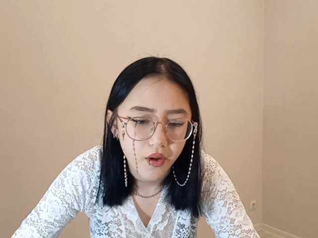 MyrleHenggeler's BongaCams show and profile