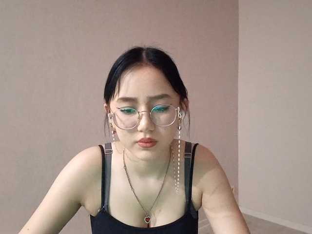 MyrleHenggeler's BongaCams show and profile