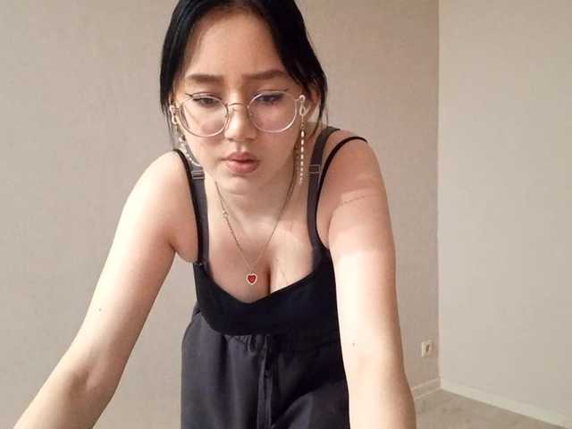 MyrleHenggeler's BongaCams show and profile