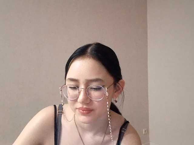 MyrleHenggeler's BongaCams show and profile