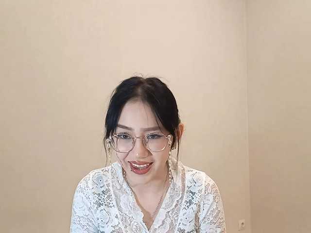 MyrleHenggeler's BongaCams show and profile