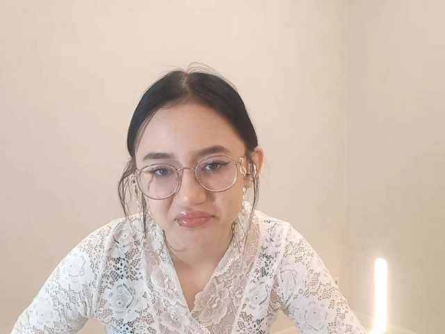 MyrleHenggeler's BongaCams show and profile