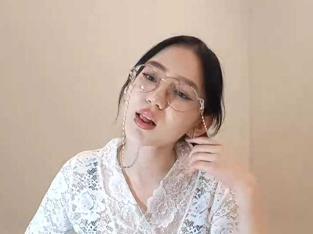 MyrleHenggeler's BongaCams show and profile