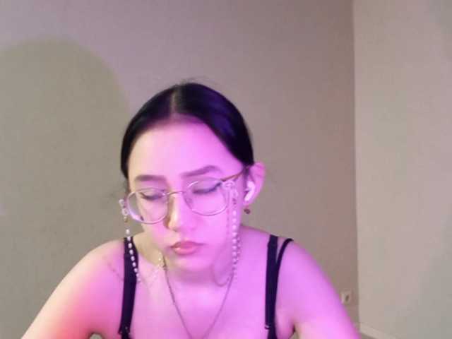 MyrleHenggeler's BongaCams show and profile