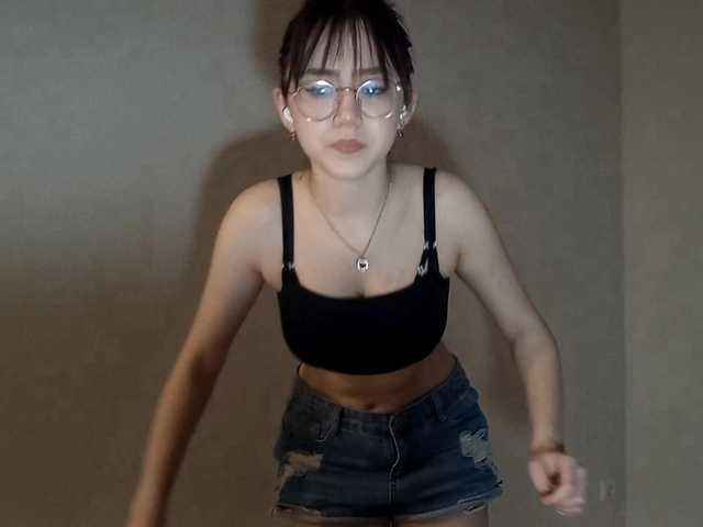 MyrleHenggeler live cam