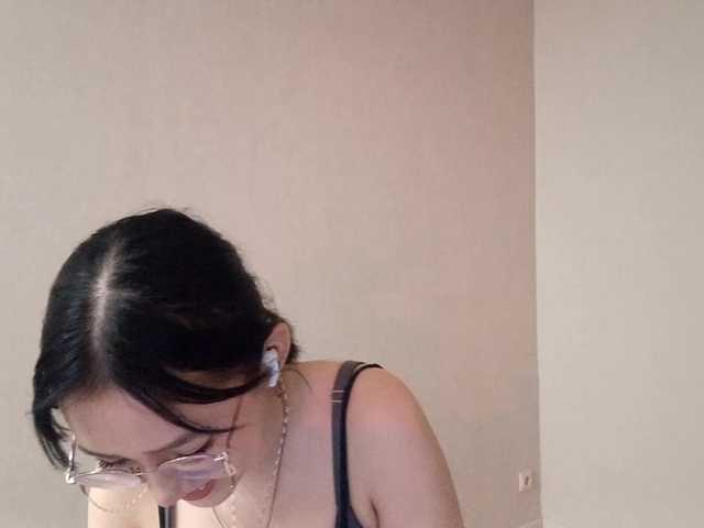 MyrleHenggeler's BongaCams show and profile