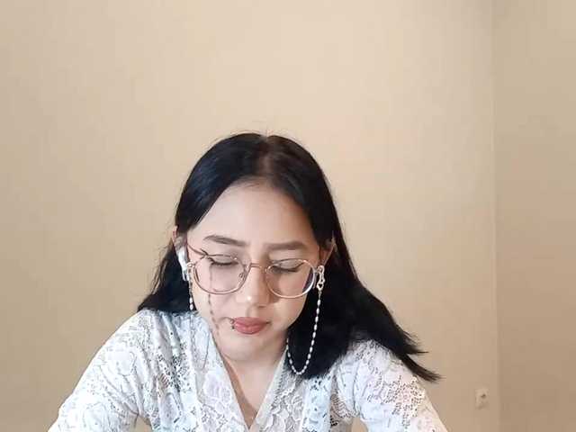 MyrleHenggeler's BongaCams show and profile