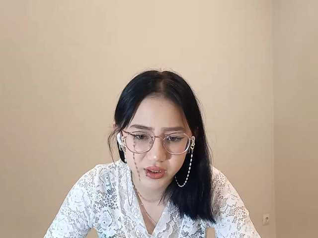 MyrleHenggeler's BongaCams show and profile