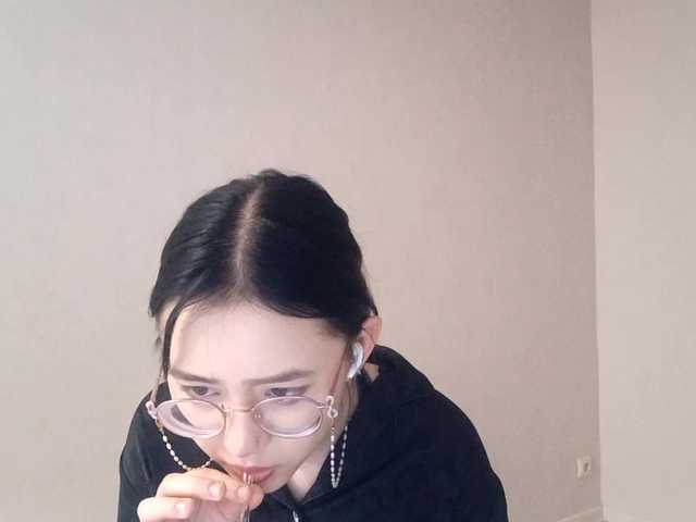 MyrleHenggeler's BongaCams show and profile