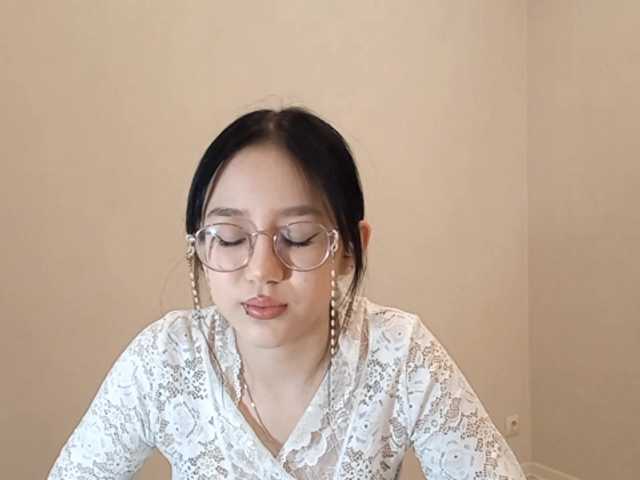 MyrleHenggeler's BongaCams show and profile