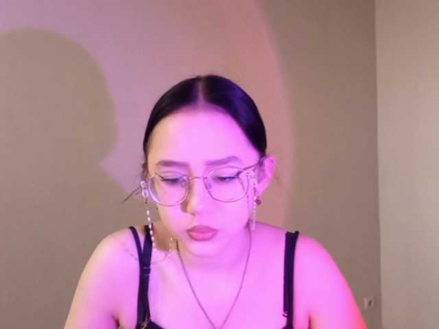 MyrleHenggeler's BongaCams show and profile