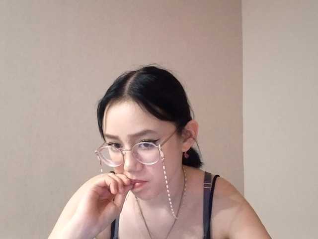 MyrleHenggeler's BongaCams show and profile