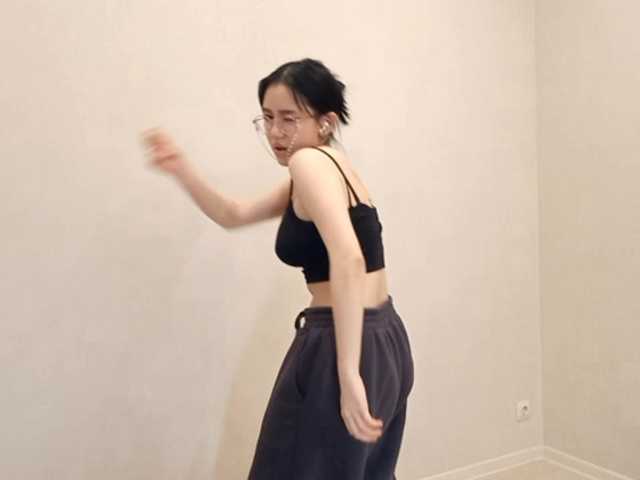 MyrleHenggeler's BongaCams show and profile